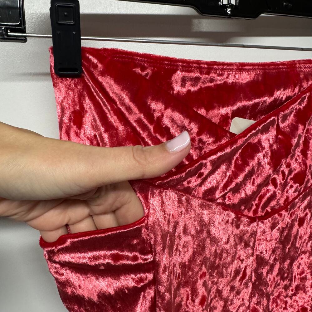 Fabletics High Waisted Crushed Velour Cross Over Leggings Strawberry Red Small - Picture 4 of 11